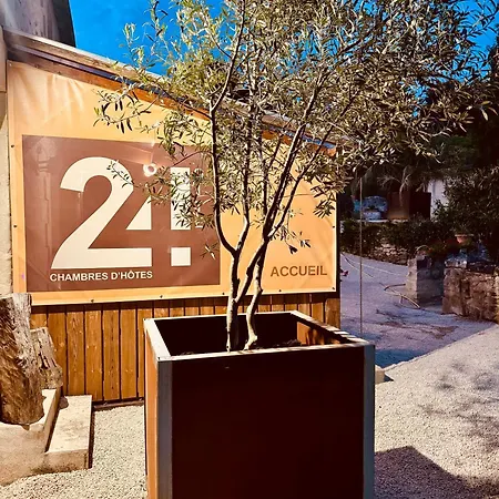 24 - D'hotes Et